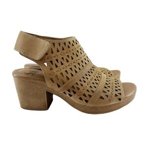 SOFFT Chunky Heel Leather Sandals • NWOT •‎ Size 9 • tan